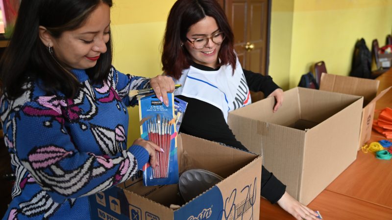 SLEP Magallanes despachó a Valparaíso útiles escolares recolectados en campaña