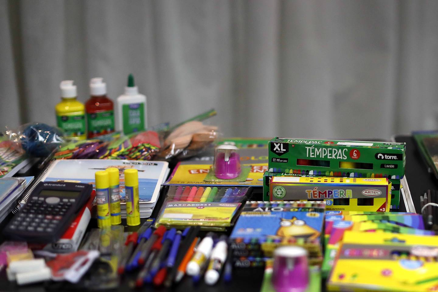 ¿Colegios pueden exigir útiles escolares y uniformes? | La falta de útiles escolar, textos o uniforme no puede significar la marginación de un estudiante de las actividades ni del ingreso al establecimiento