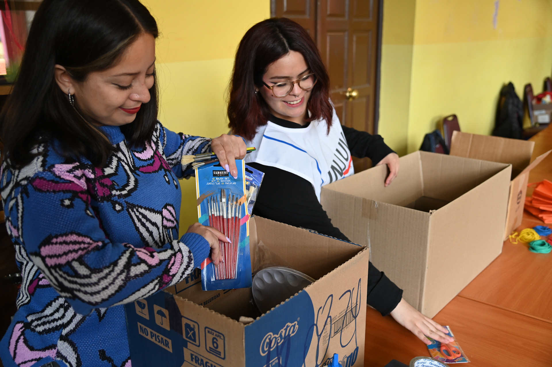 SLEP Magallanes despachó a Valparaíso útiles escolares recolectados en campaña