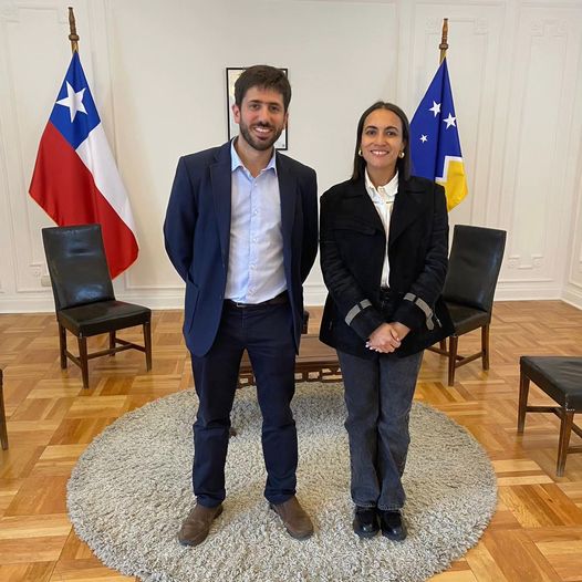 Delegado Presidencial y Alcaldesa Sabina Ballesteros acuerdan impulsar conservación y mantención de caminos en la comuna de Río Verde