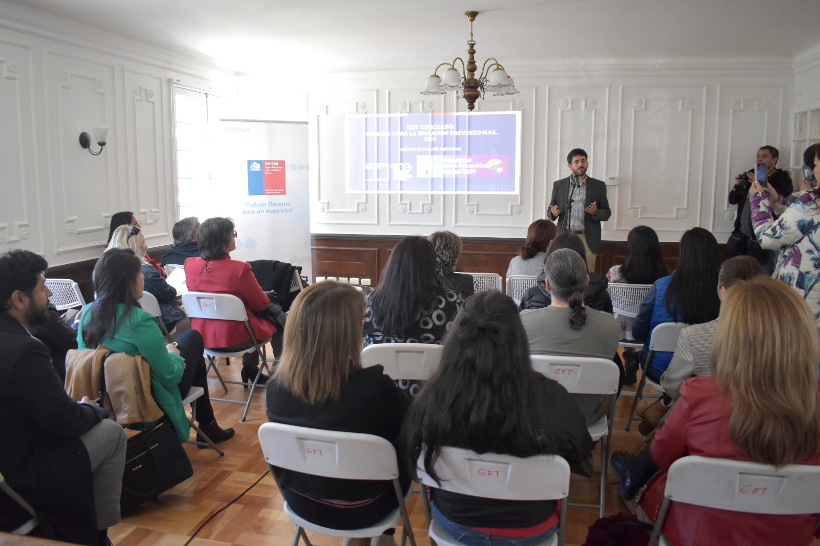 Delegado Presidencial y SEREMI del Trabajo presentan Fondo de Educación Previsional (FEP) en Magallanes