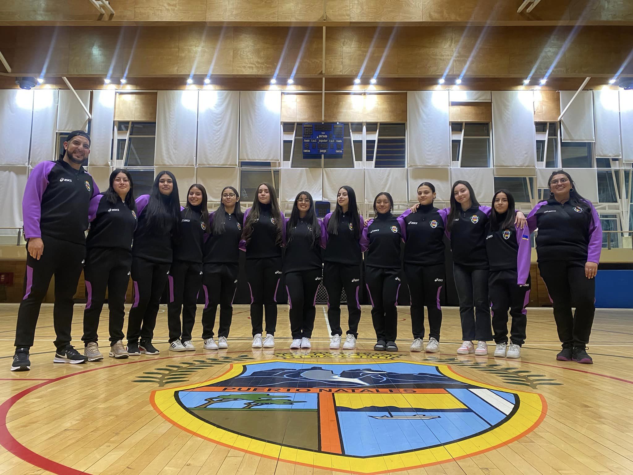 Selección de voleibol Sub 17 de Natales representará por primera vez a la comuna en Liga Nacional de Menores | Con el apoyo de la Municipalidad de Puerto Natales