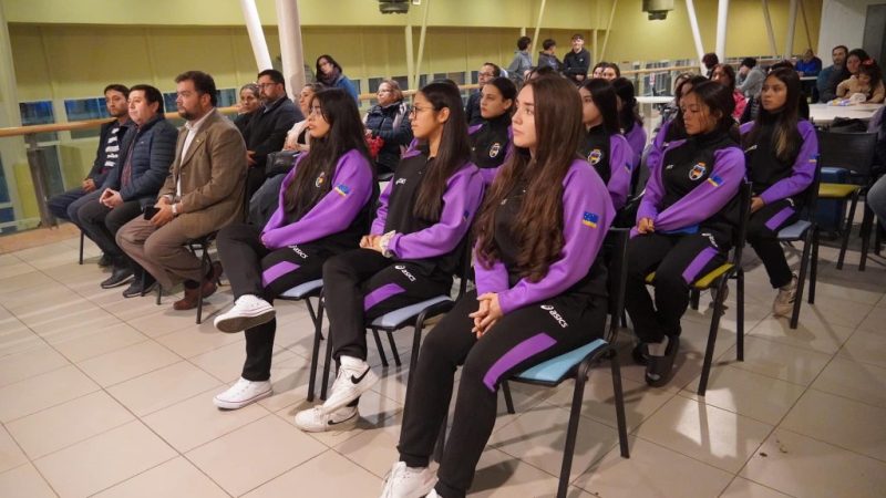 Selección de voleibol Sub 17 de Puerto Natales representará por primera vez a la comuna en Liga Nacional de Menores