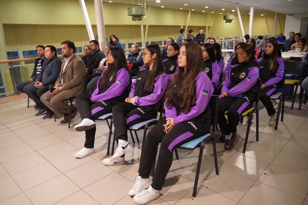 Selección de voleibol Sub 17 de Puerto Natales representará por primera vez a la comuna en Liga Nacional de Menores