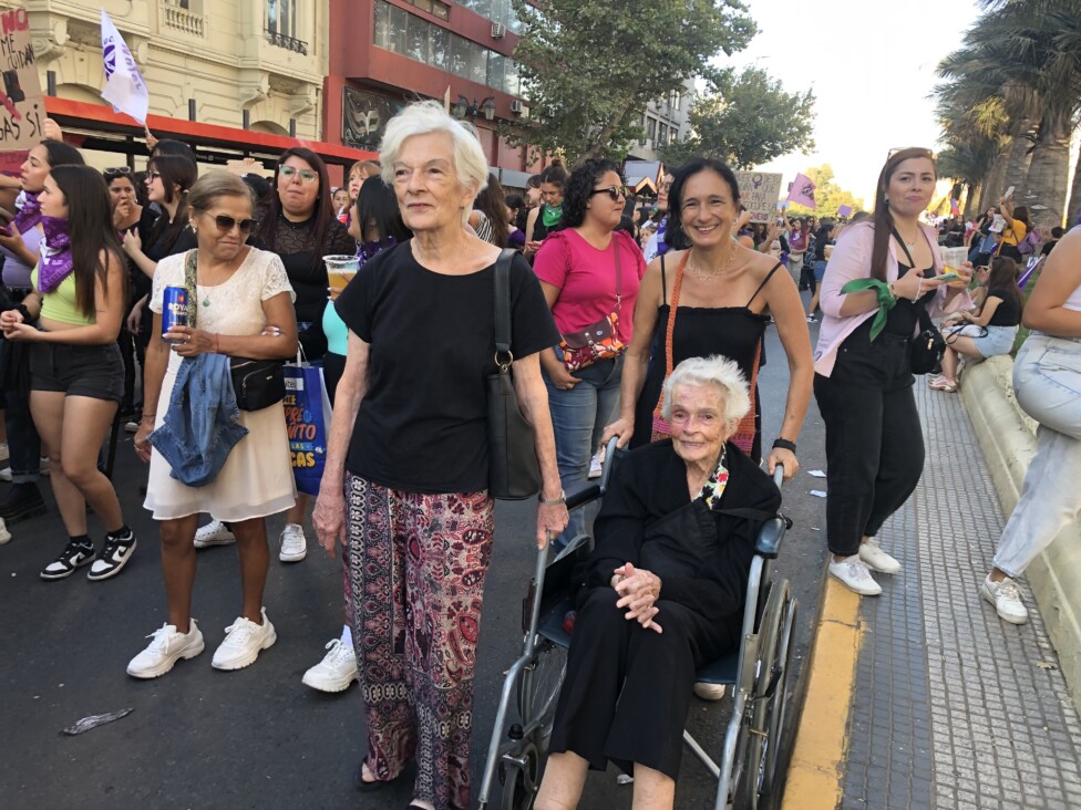Cuidadoras no remuneradas, símbolo de la desigualdad en Chile | Orlando Milesi | IPS Noticias