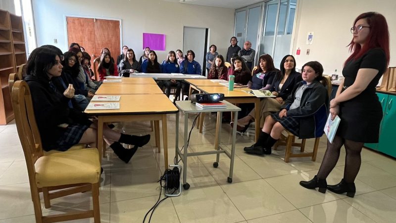 Servicio del Patrimonio organiza conversatorio con estudiantes en el marco del Mes de la Mujer: «Para ser poderosa solo necesito una cosa»