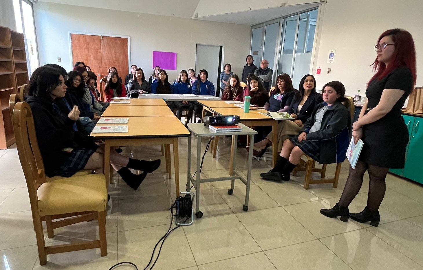 Servicio del Patrimonio organiza conversatorio con estudiantes en el marco del Mes de la Mujer: «Para ser poderosa solo necesito una cosa»