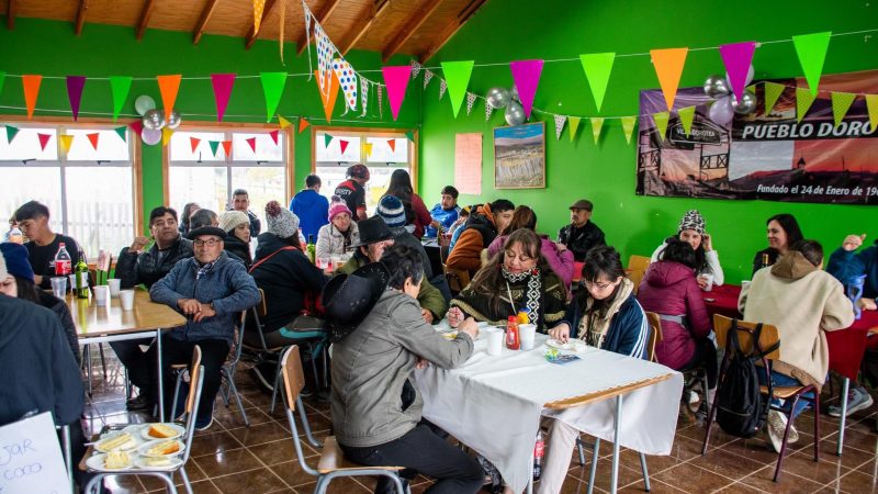 Exitosa feria de Emprendedores se realizó en Villa Dorotea en Puerto Natales | La iniciativa convocó alrededor de 300 personas