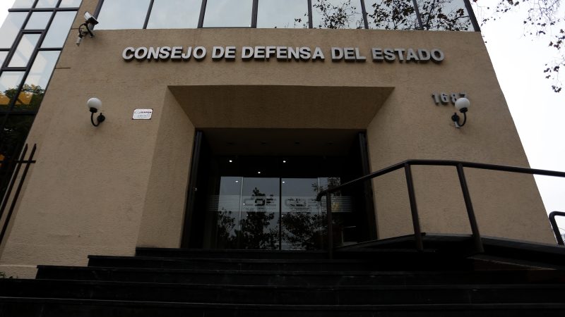 Consejo de Defensa del Estado acordó manifestar su conformidad a suspensión condicional del procedimiento en causa contra la empresa Nova Austral