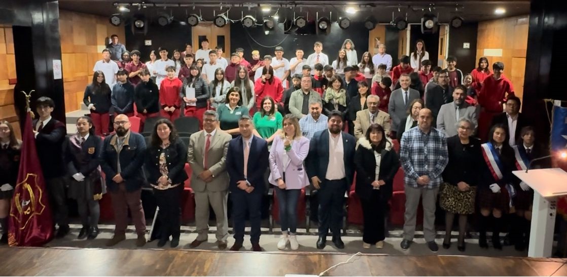 En el Liceo Bicentenario Hernando de Magallanes en Porvenir se realizó el inicio de clases del año 2024