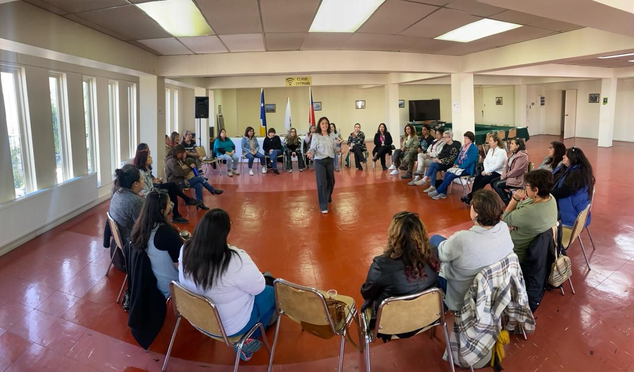 En el marco del Día Internacional de la Mujer se realizó en Punta Arenas un Cónclave de Mujeres |  Convocado por Verónica Aguilar de la Comisión de Participación Ciudadana del municipio