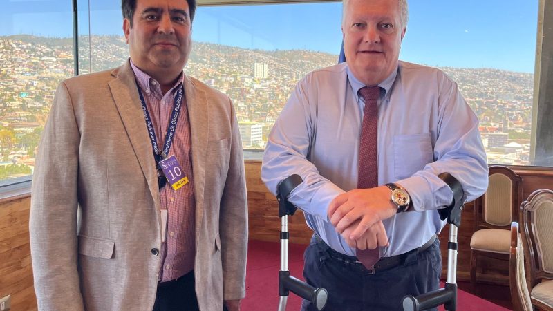 Senador Kusanovic se reúne con Director de Obras Portuarias para mejorar conectividad e infraesteuctura en Navarino