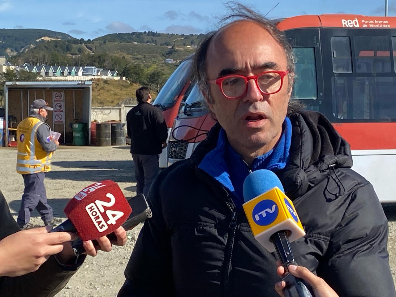 Seremi de Transportes y Telecomunicaciones inspeccionó estado de buses del transporte mayor en Punta Arenas, ad portas del retorno masivo a clases