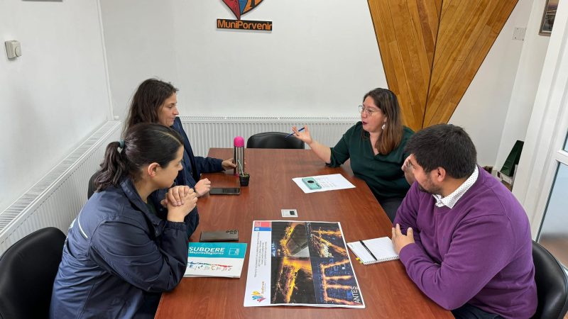 Subsecretaria de Desarrollo Regional y Administrativo (SUBDERE) se reunió con Alcaldesa (s) tras recambio de luminarias LED en Porvenir