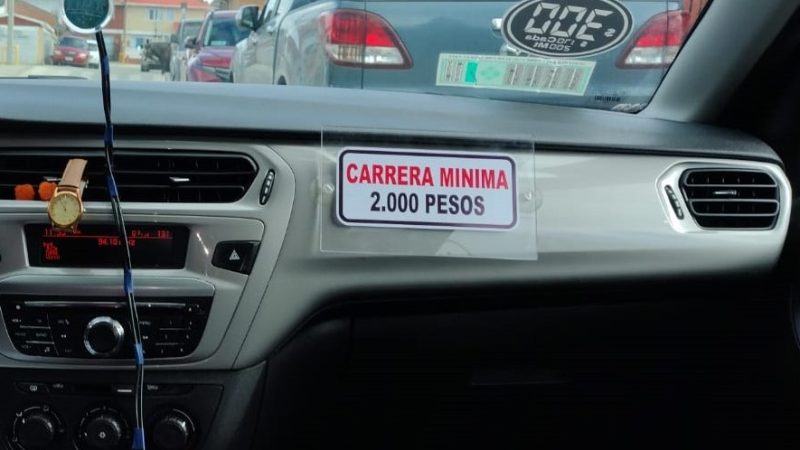 Denuncian cobros ilegales de taxistas en Punta Arenas