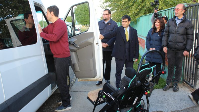 Desde hoy 12 de marzo, 13 niños y niñas llegarán a la escuela Nicolás Mladinic de Puerto Natales gracias al transporte escolar subsidiado