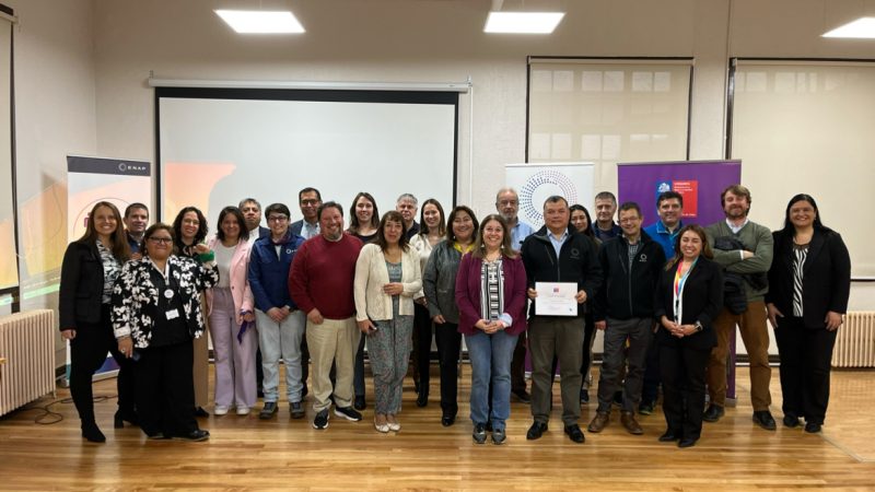 SernamEG Magallanes otorga certificado de egreso a Enap Magallanes por participar en Programa de buenas prácticas laborales con equidad de género