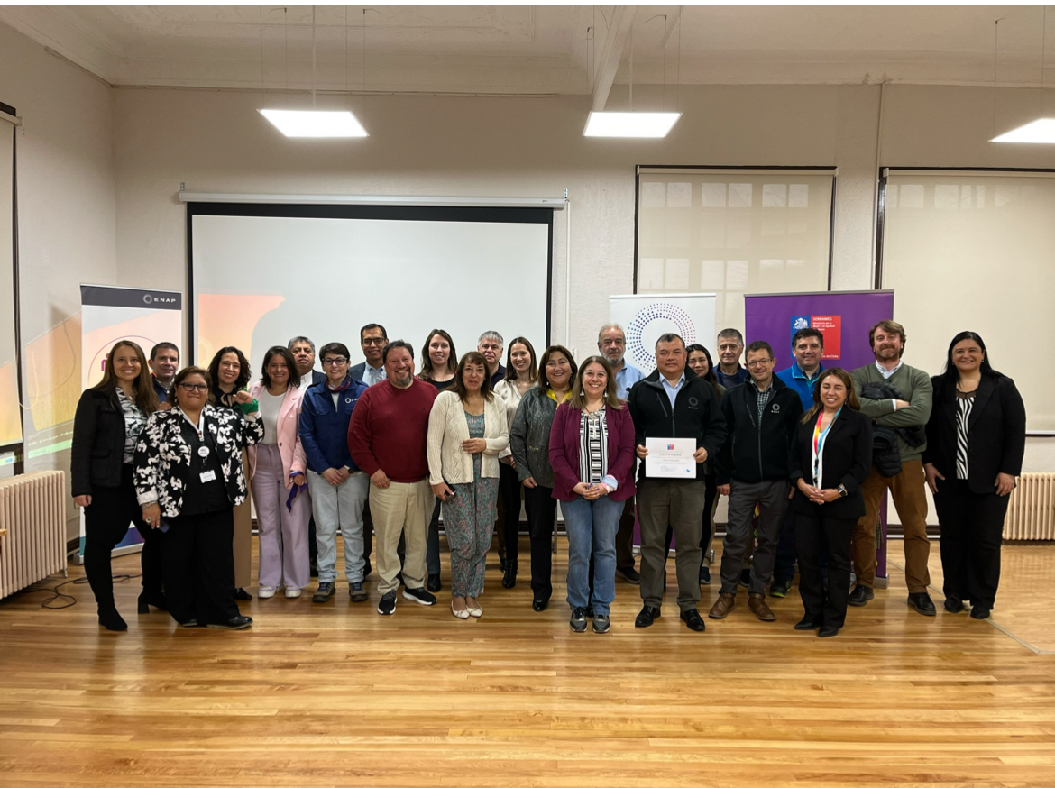 SernamEG Magallanes otorga certificado de egreso a Enap Magallanes por participar en Programa de buenas prácticas laborales con equidad de género