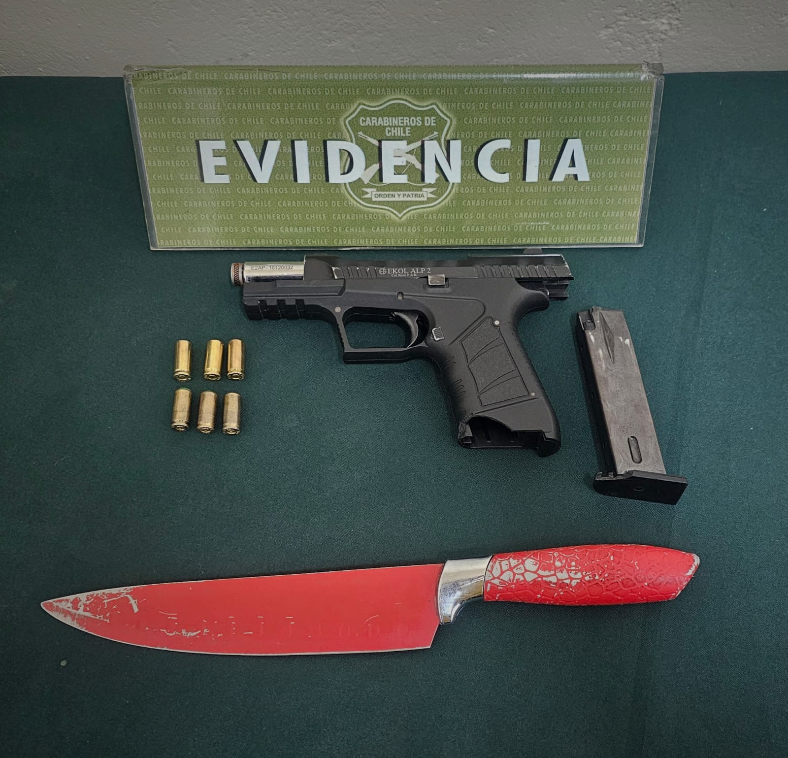 Dos detenidos en el Cementerio Municipal de Punta Arenas por robo con violencia