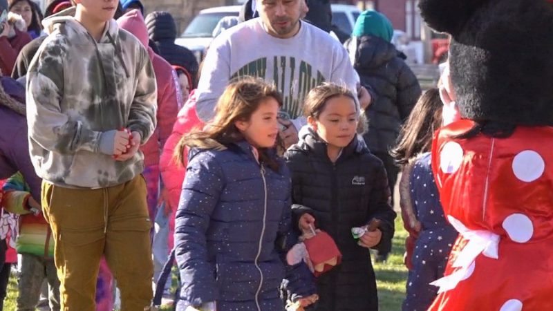 Festividad de la «Pascua del Conejo» organiza la Municipalidad en 5 plazas de Punta Arenas