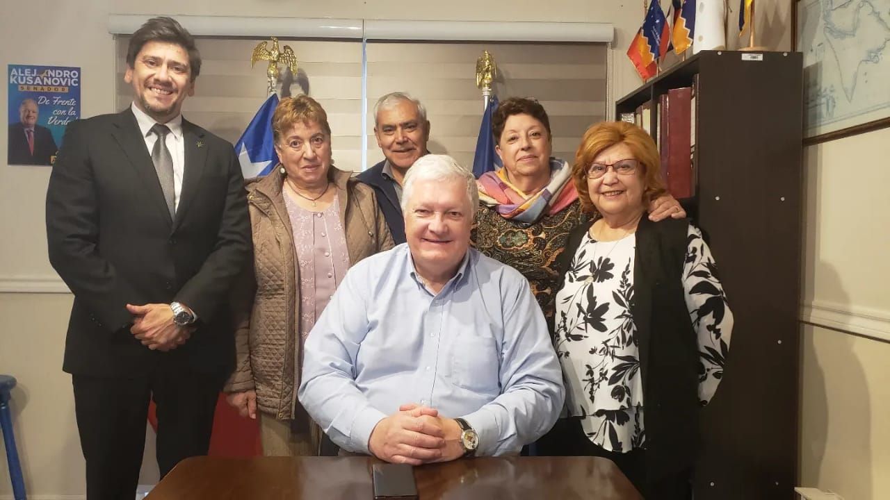 Senador Kusanovic se reúne con pensionados de la ex EMPART para dar a conocer las buenas noticias que el Presidente Boric le entregó personalmente sobre el pago del 4 %.