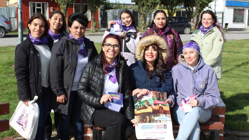 Delegada Presidencial de Ultima Esperanza Romina Alvarez en intervención urbana en el contexto del 8 de Marzo