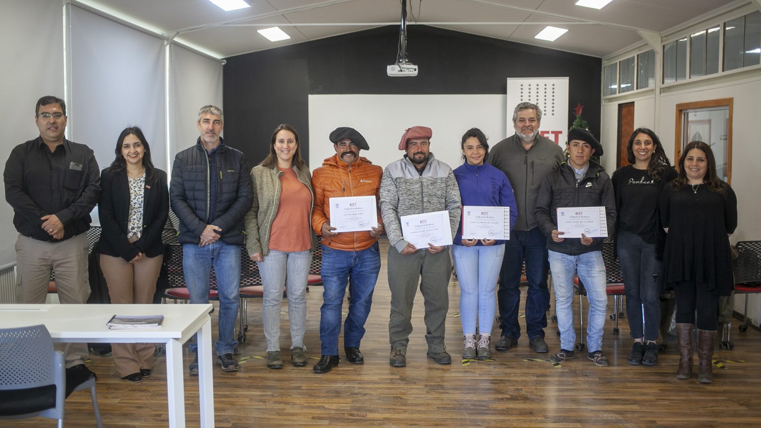 CFT de Magallanes entregó Certificaciones a Ovejeros de Teraike en Tierra del Fuego