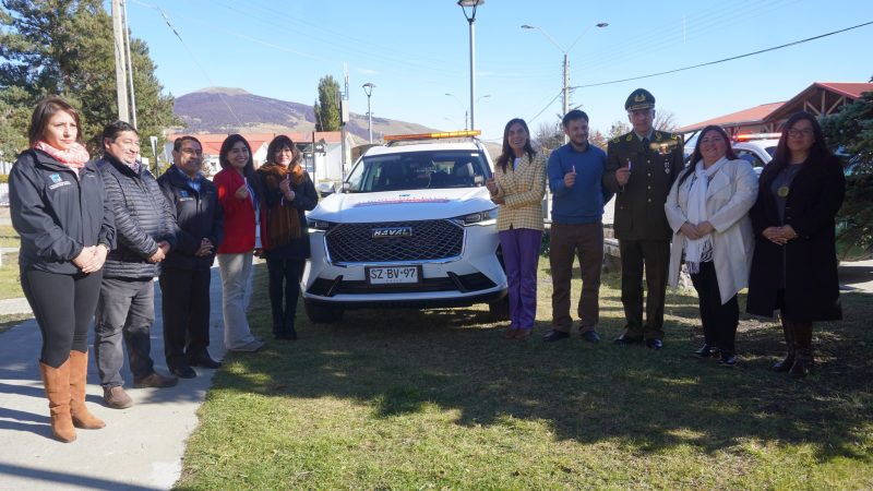 Gobierno entregó nuevo vehículo policial a la comuna de Torres del Paine