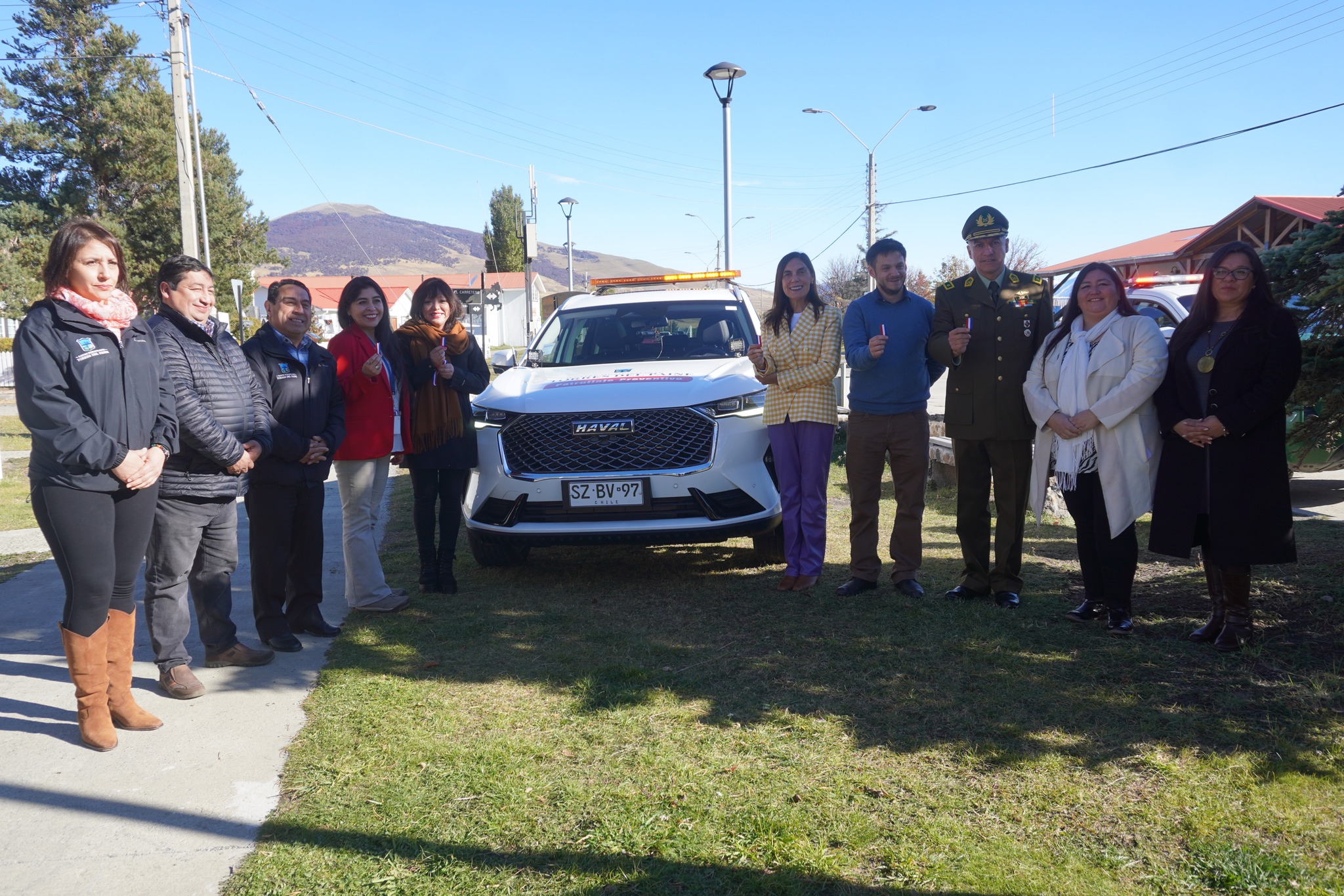 Gobierno entregó nuevo vehículo policial a la comuna de Torres del Paine