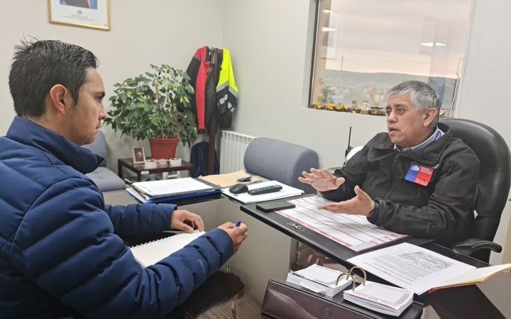 Avance de obras públicas en la Provincia Antártica abordaron SEREMI del MOP y Consejero Regional Víctor Pérez