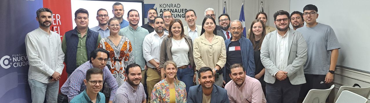 Servel sostuvo encuentro con comunidad migrante con derecho a voto