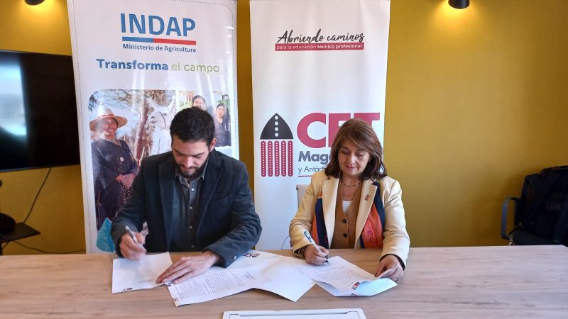 CFT de Magallanes e Indap suscriben convenio de cooperación para el desarrollo de la agricultura de Tierra del Fuego