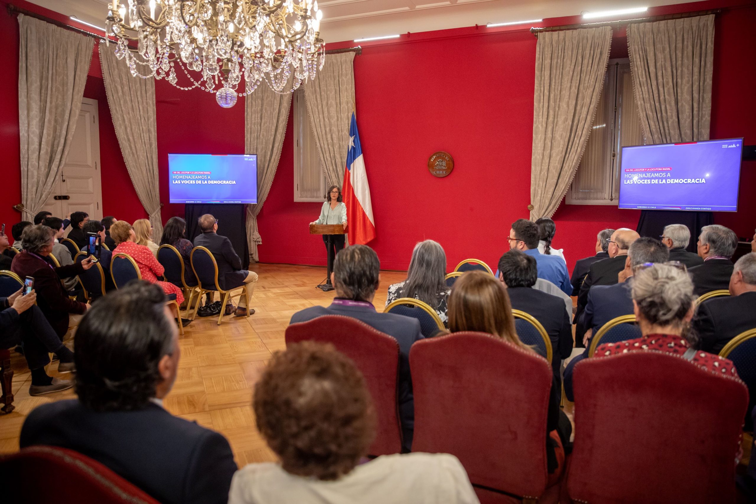 Gobierno conmemoró el Día Nacional del Locutor y la Locutora Radial con homenaje a las voces de la democracia