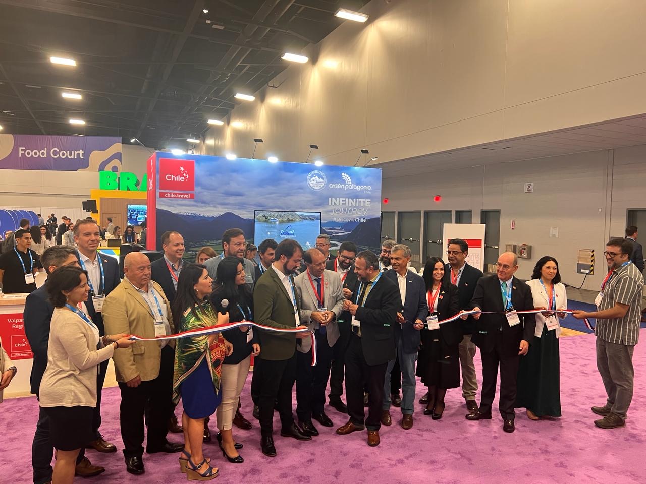 Ejecutivos de la Empresa Portuaria Austral marcan presencia en feria internacional Seatrade Cruise Global 2024