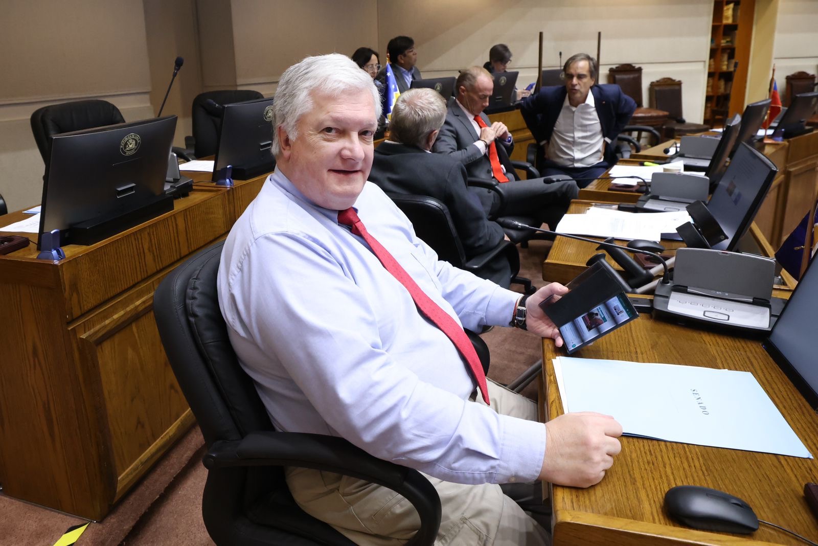 Senador Kusanovic propone eximir del pago de IVA a textos escolares para fomentar la lectura desde educación inicial 