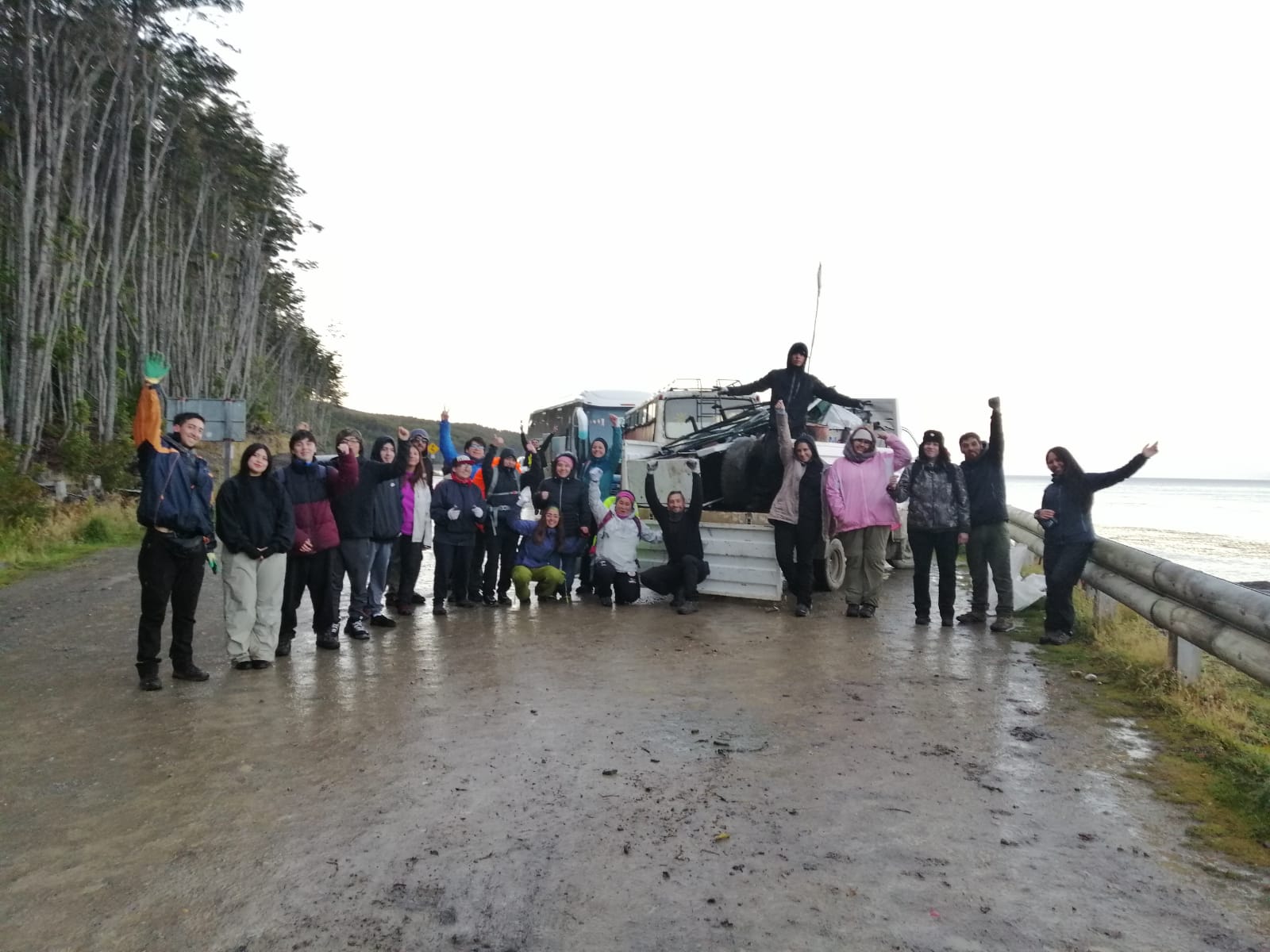 Fiesta de la Limpieza celebró su 10° aniversario con recolección de más de 200 kilos de basura en la costa del Estrecho de Magallanes
