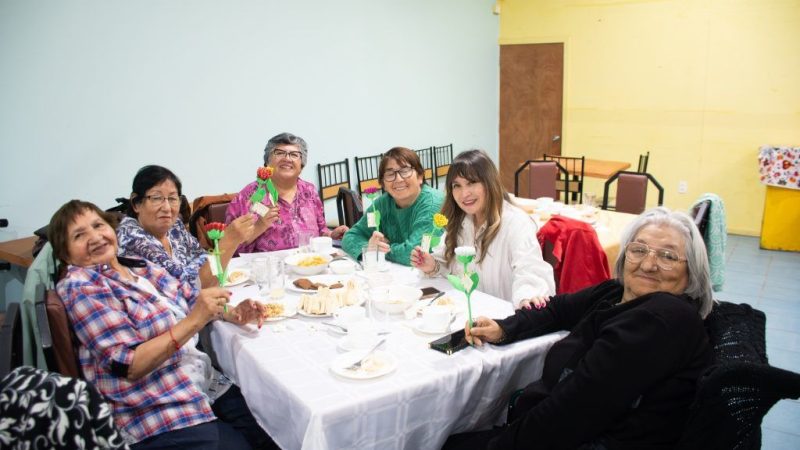 Programa Quiero mi Barrio y Municipio de Puerto Natales realizaron encuentro de aniversario con dos clubes de Adultos Mayores