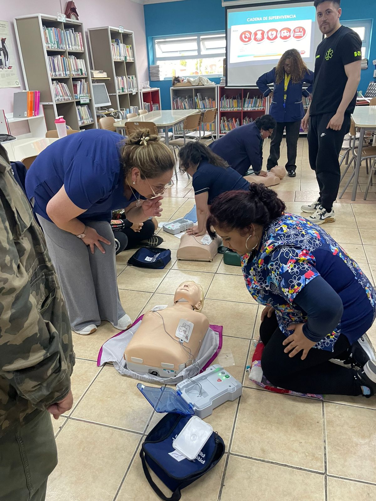 Equipo de SAMU Base Puerto Natales realizó capacitación en técnicas de primeros auxilios a docentes de la Escuela G-4 “Baudilia Avendaño de Yousuff”