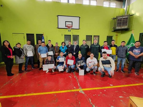 Alcalde José Gabriel Parada participó de la entrega de certificaciones de SENCE a un grupo de internos del Centro Detención Preventiva de Porvenir.