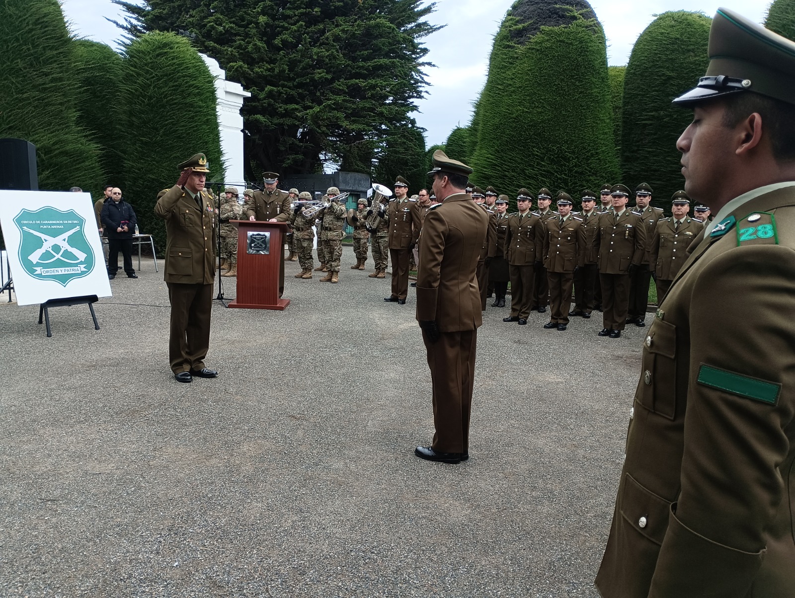 Carabineros de Magallanes realiza Romería en honor a sus mártires En el Cementerio Municipal Sara Braun de Punta Arenas