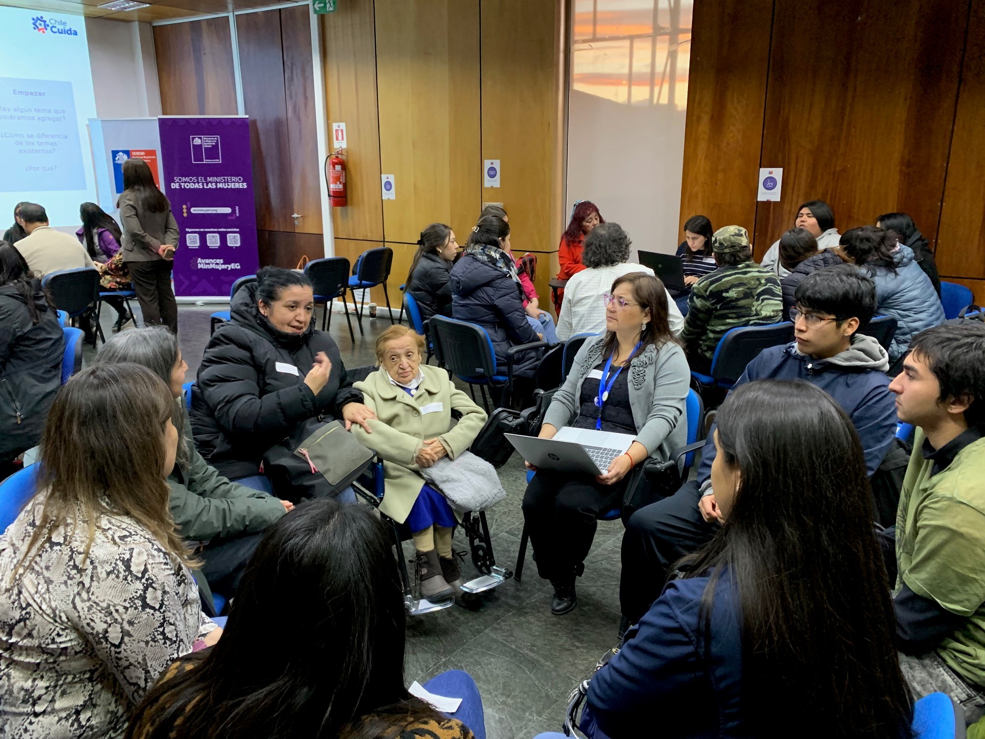 Gobierno realizó en Punta Arenas proceso de participación ciudadana para el diseño de la política de cuidados