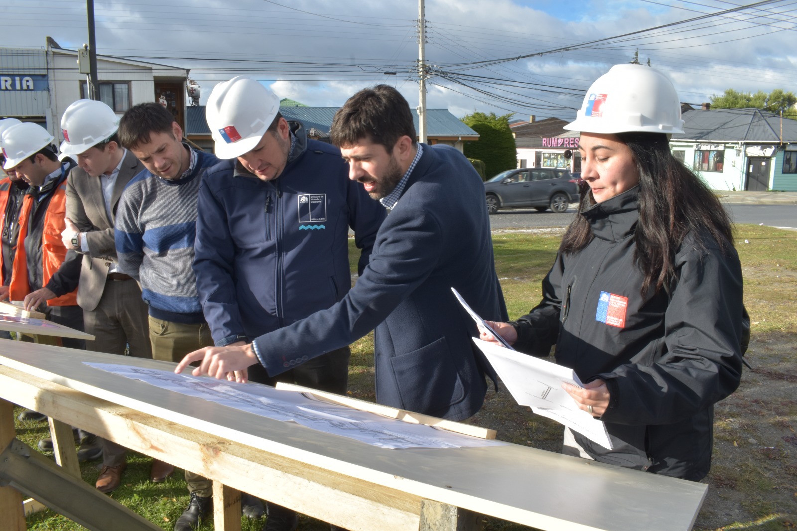Avanzan obras de mejoramiento en bandejones de Avenida España de Punta Arenas | Se trabaja en el tramo entre Independencia y Colón