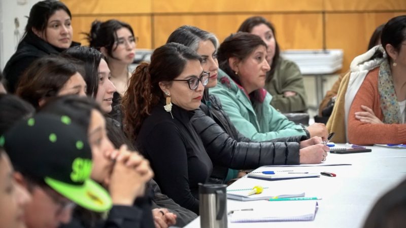 Taller Básico de Lenguaje de Señas desarrolla el Municipio de Punta Arenas