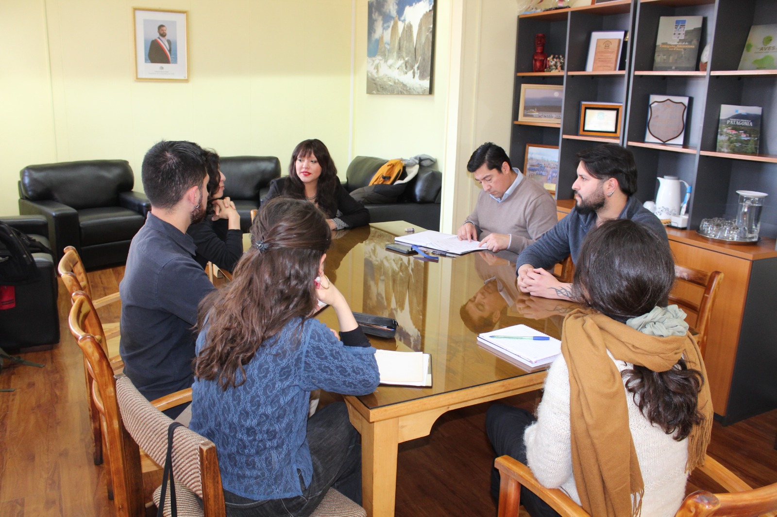 Programa Servicio País 2024 continuará trabajo enfocado en personas mayores y artesanos en Ultima Esperanza