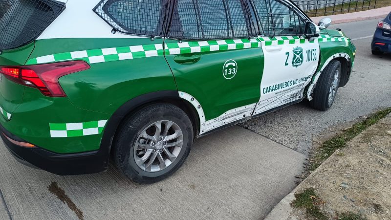 Cinco detenidos por robo con intimidación en servicentro Copec del centro de Punta Arenas | Provocaron daños en dos vehículos policiales