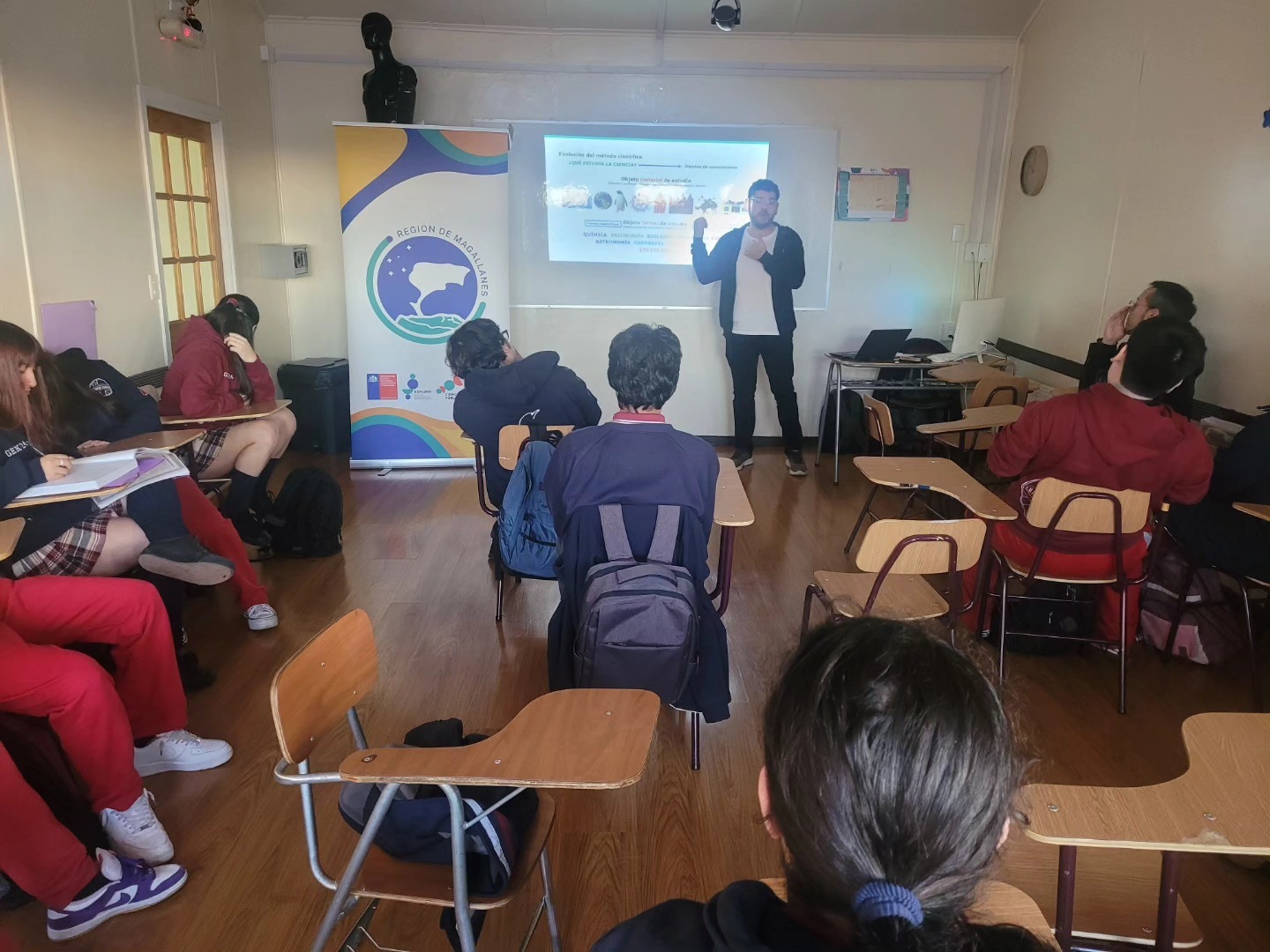 Estudiantes de la Escuela Padre Alberto Hurtado y de los Colegios Nobelius y  Charles Darwin aprendieron sobre “Método Científico” impartido por el PAR Explora Magallanes