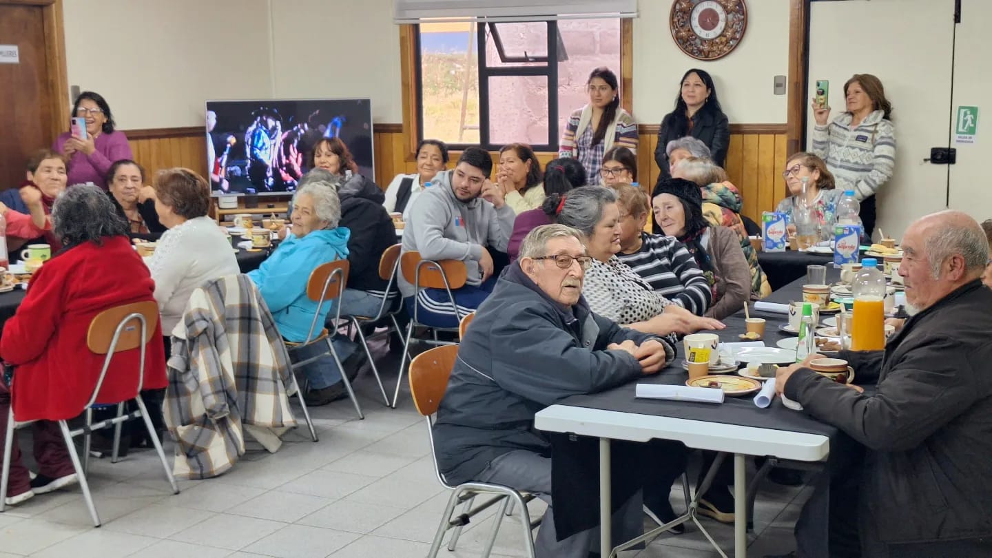Delegación de Tierra del Fuego y SERPAT  inauguran nuevo Punto de Lectura en centro de personas mayores de Porvenir