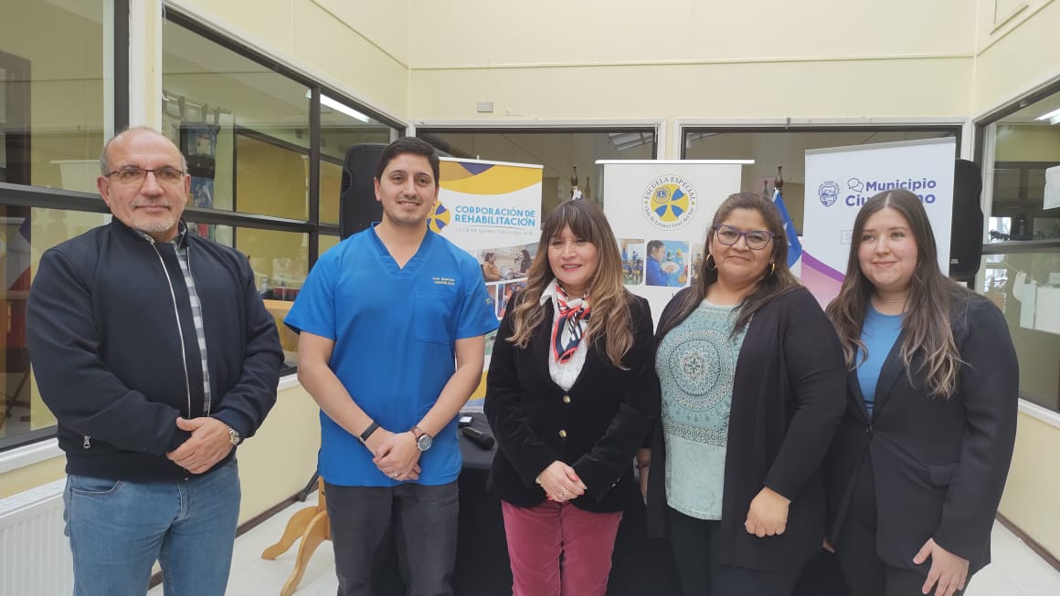 Municipio de Puerto Natales firmó convenio de colaboración con el Centro de Rehabilitación Club de Leones Cruz del Sur