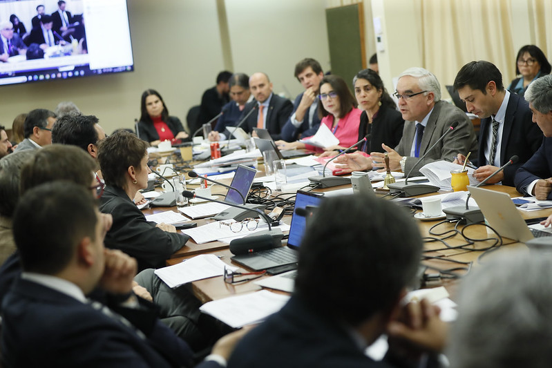 Comisiones de Constitución y Seguridad Ciudadana de la Cámara de Diputados agregan definición de arma letal en reglas del uso de la fuerza