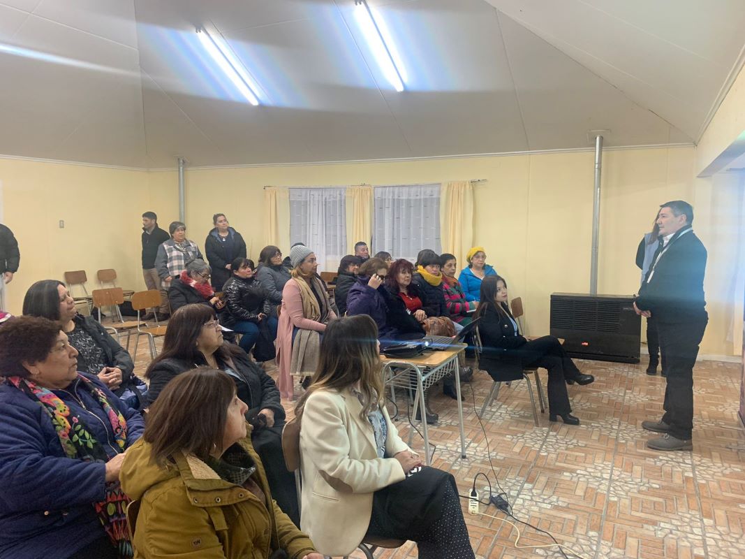 OMIL Puerto Natales realiza exitosa jornada de difusión | Alcaldesa destacó 16 años de alianza estratégica entre SENCE y la Oficina Municipal de Información Laboral